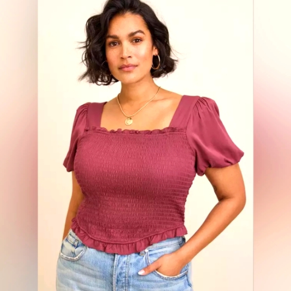 NWT Torrid Puff Sleeve Crop Top